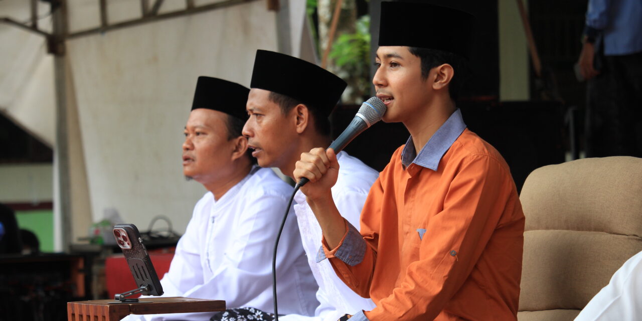 SMANSABA Bersholawat dan Berbagi Rayakan HUT ke-18