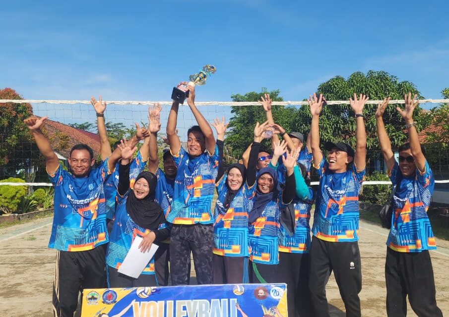 Tim Bola Voli SMAN 1 Bantarsari Raih Juara 1 pada Turnamen Dies Natalis ke-20 SMAN 1 Patimuan